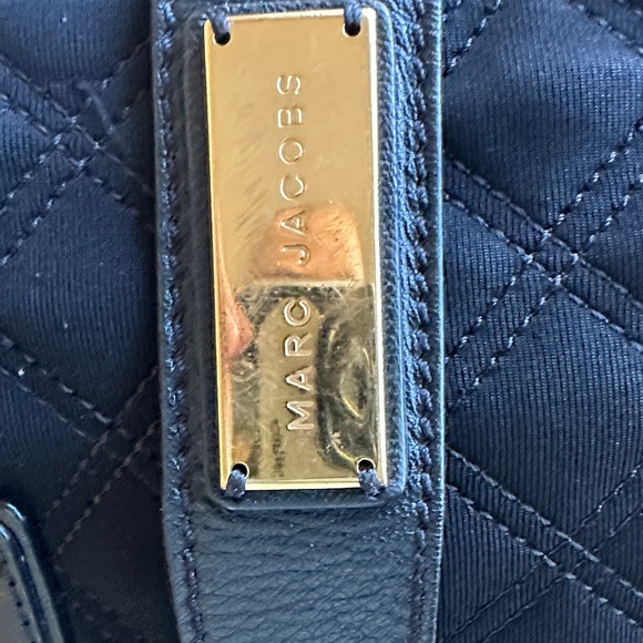 Marc Jacobs Black Quilted Shoulder Bag with Gold Accents - Picture 4 of 13